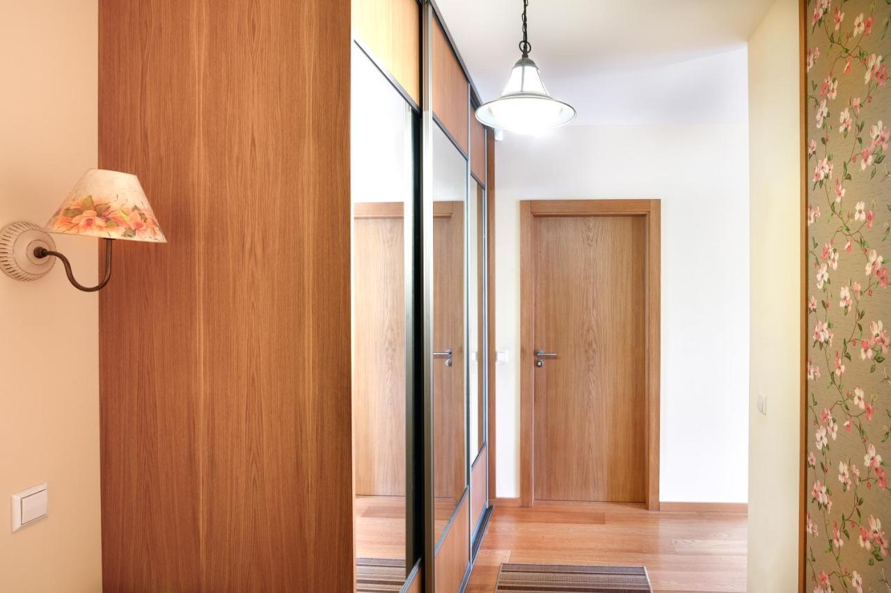 Ona'S Apartment In City Center With Private Parking Kaunas Exterior foto